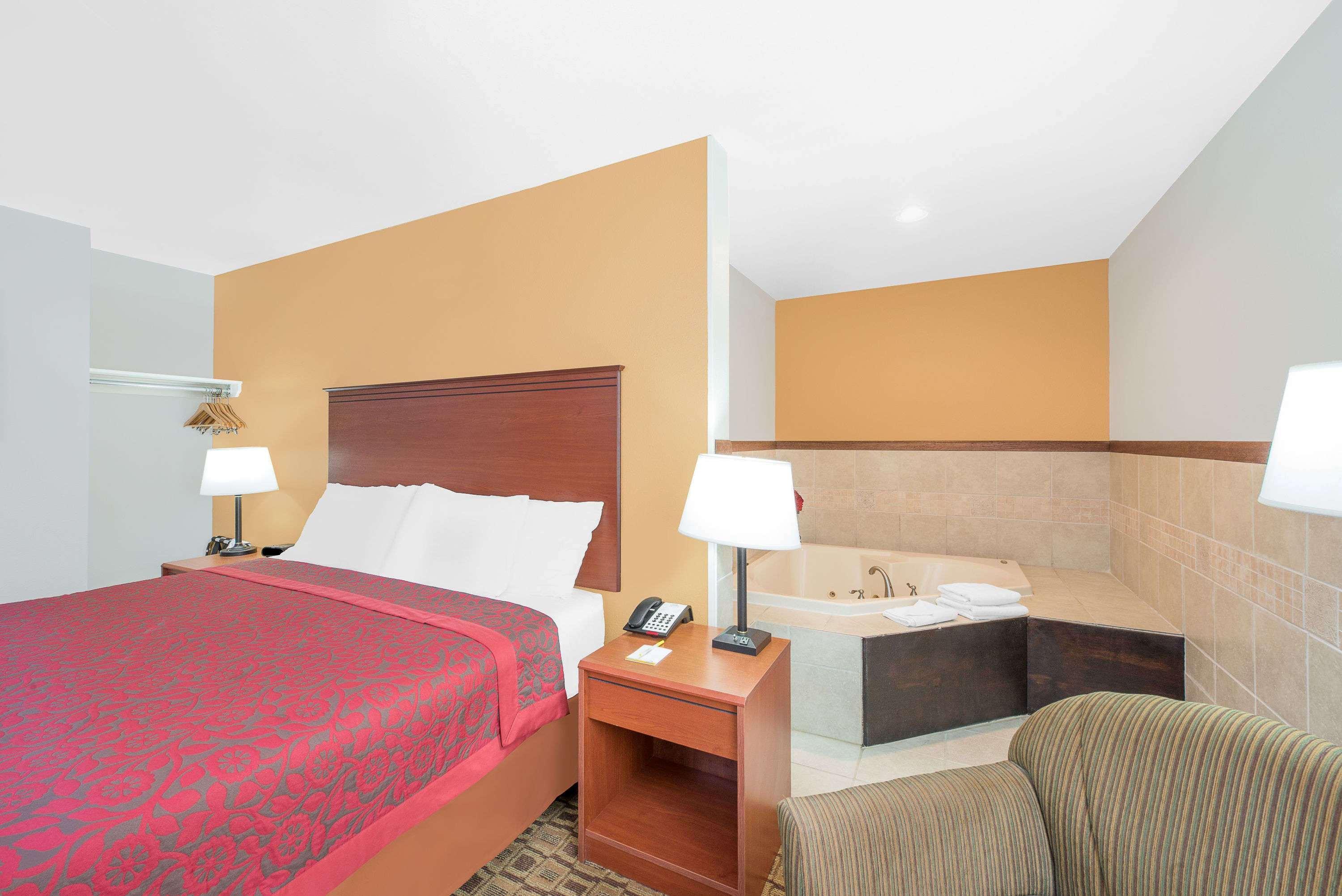 Days Inn By Wyndham Lamar Εξωτερικό φωτογραφία