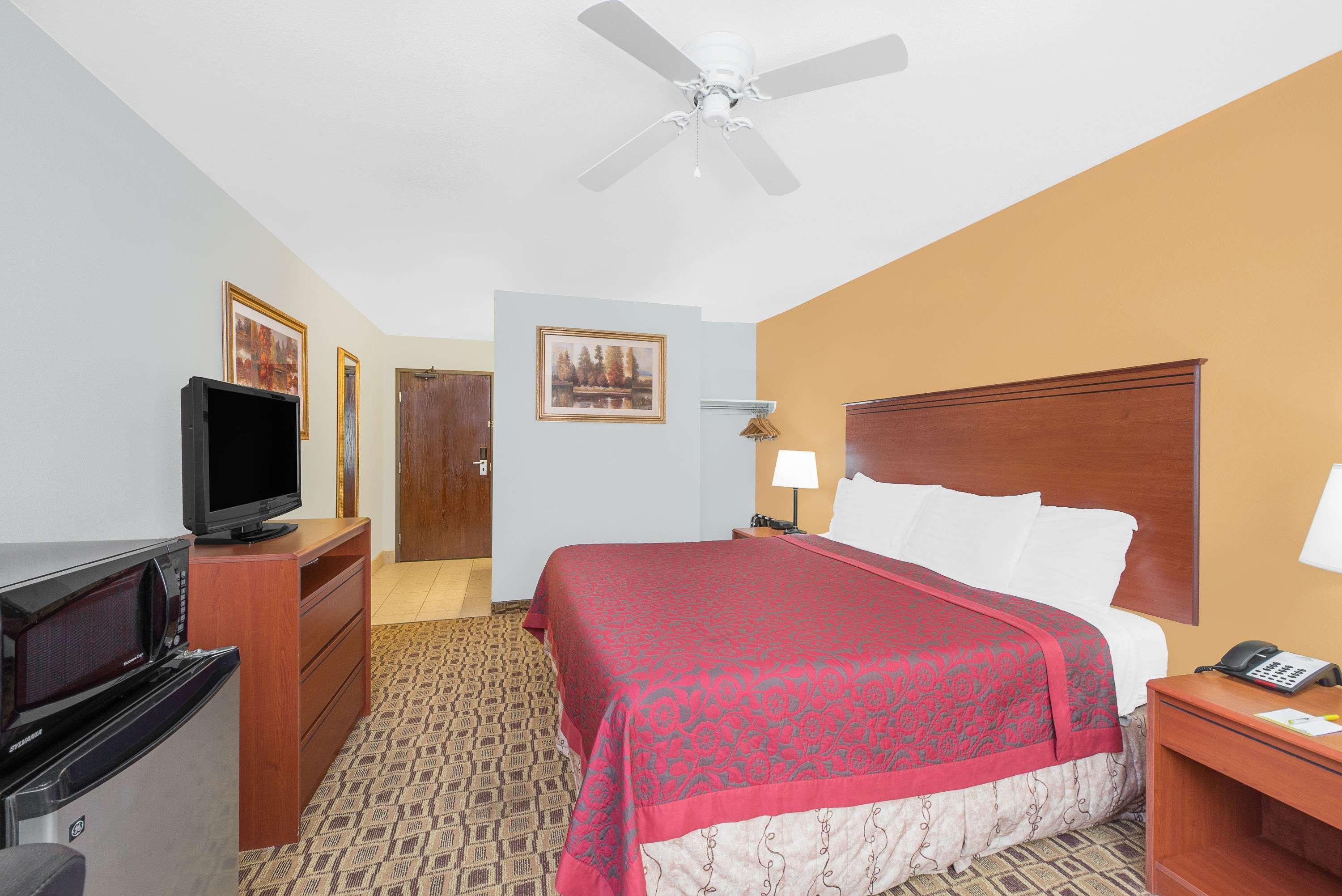 Days Inn By Wyndham Lamar Εξωτερικό φωτογραφία